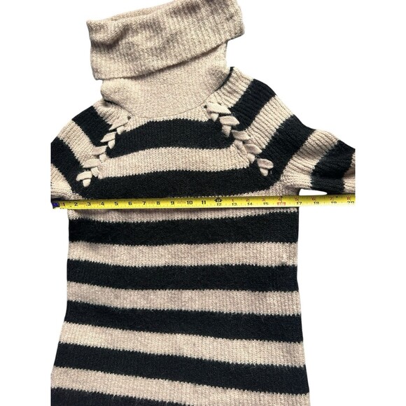Hollister Striped Turtleneck Sweater Women’s XS Black And Cream Knit - Picture 6 of 7